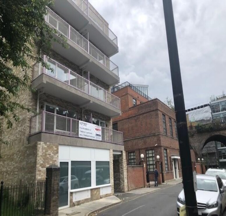 49 Surrey Row, London, LND for Rent