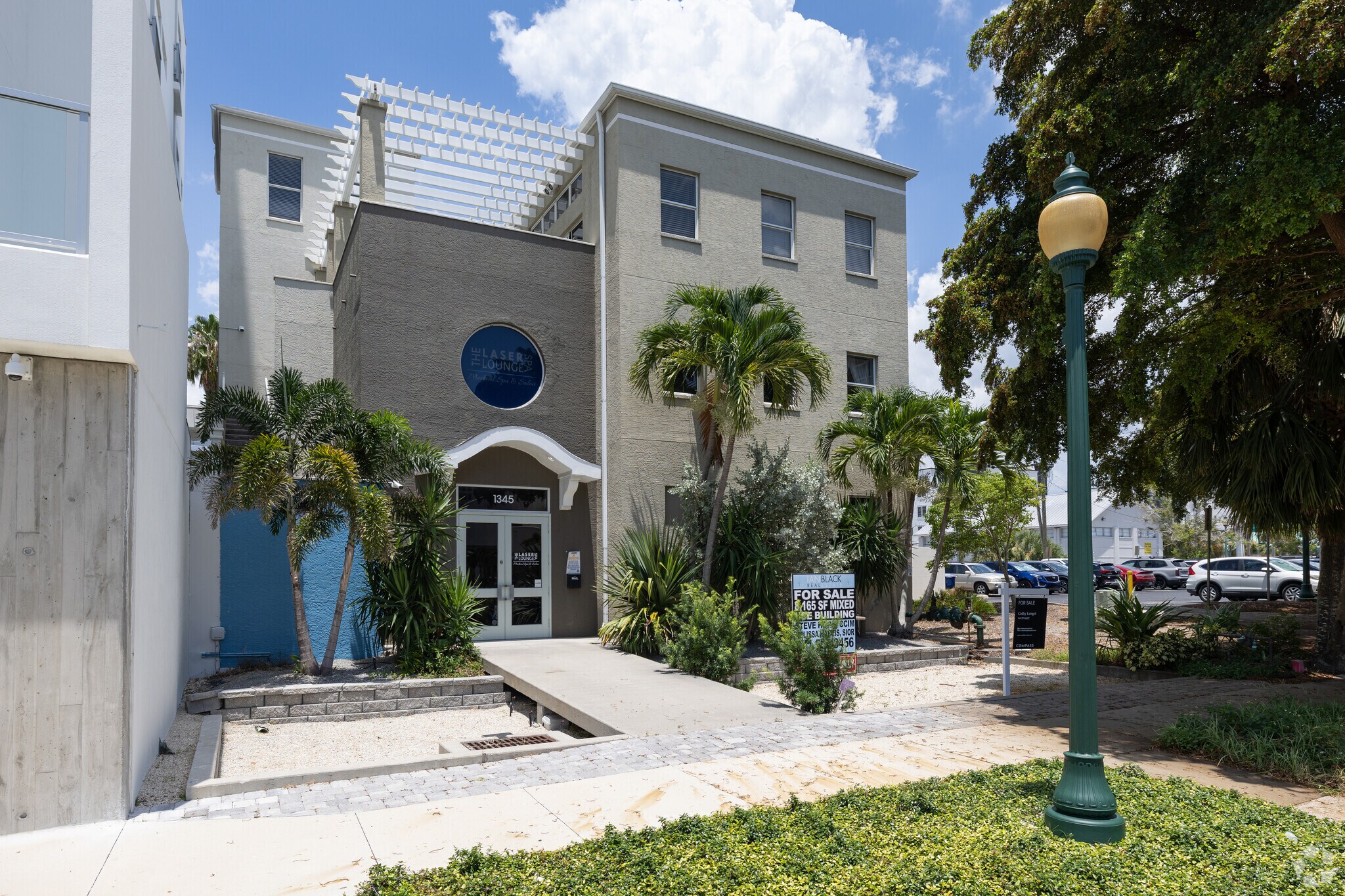 1345 2nd St, Sarasota, FL for Sale