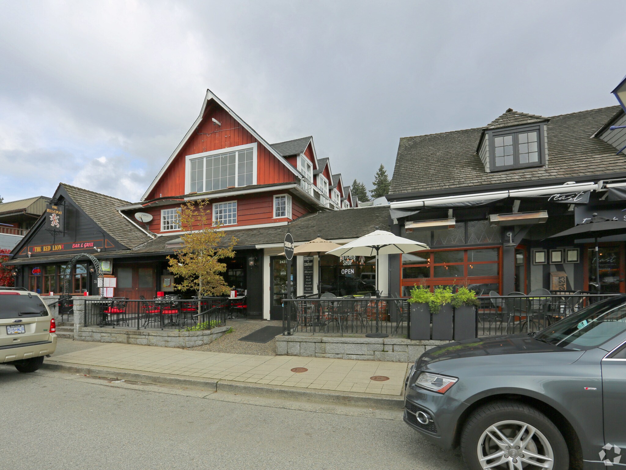 2417-2429 SW Marine Dr, West Vancouver, BC for Rent