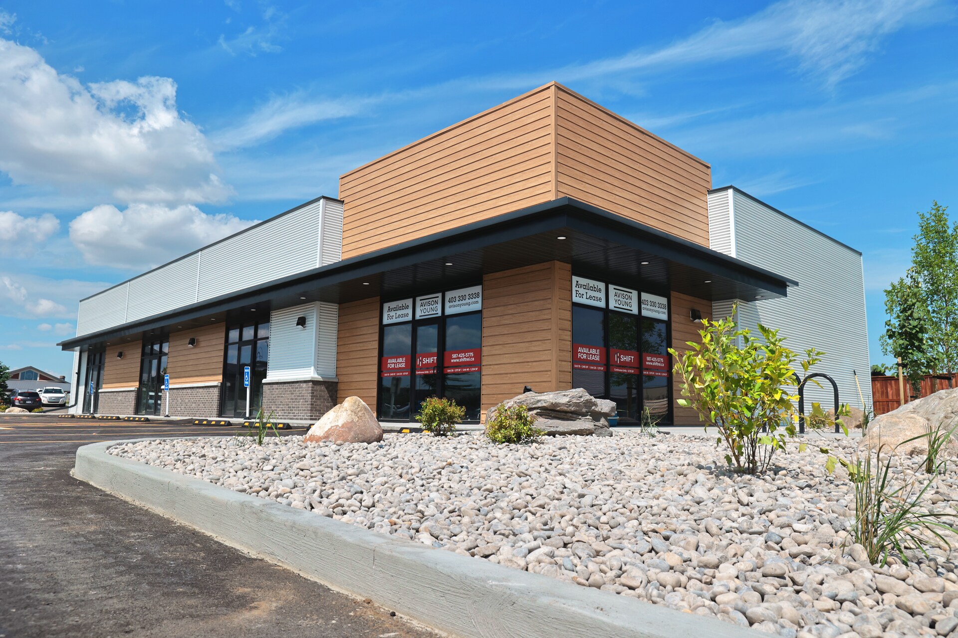 498 41 St S, Lethbridge, AB for Sale