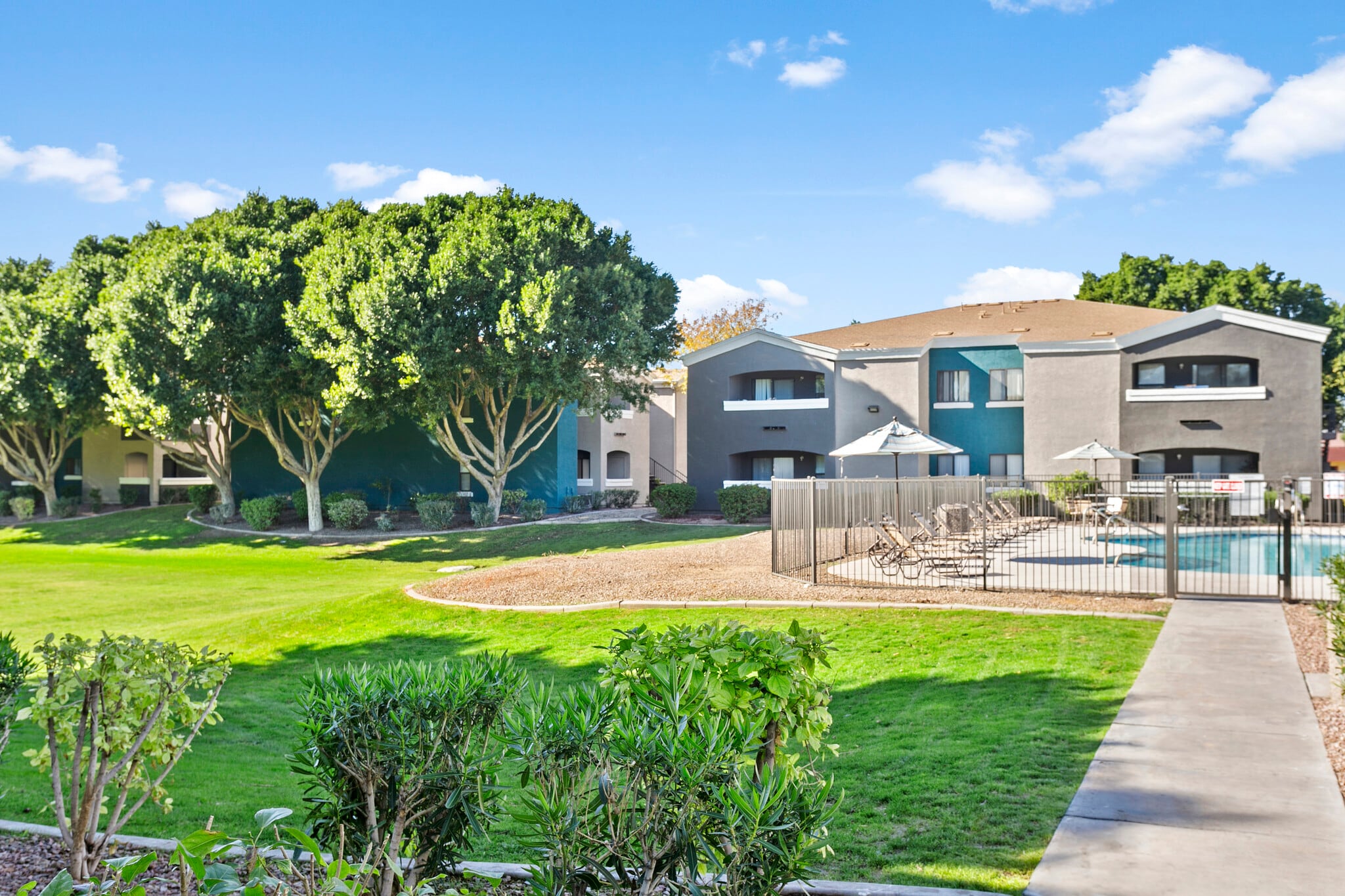 6751 W Indian School Rd, Phoenix, AZ for Sale