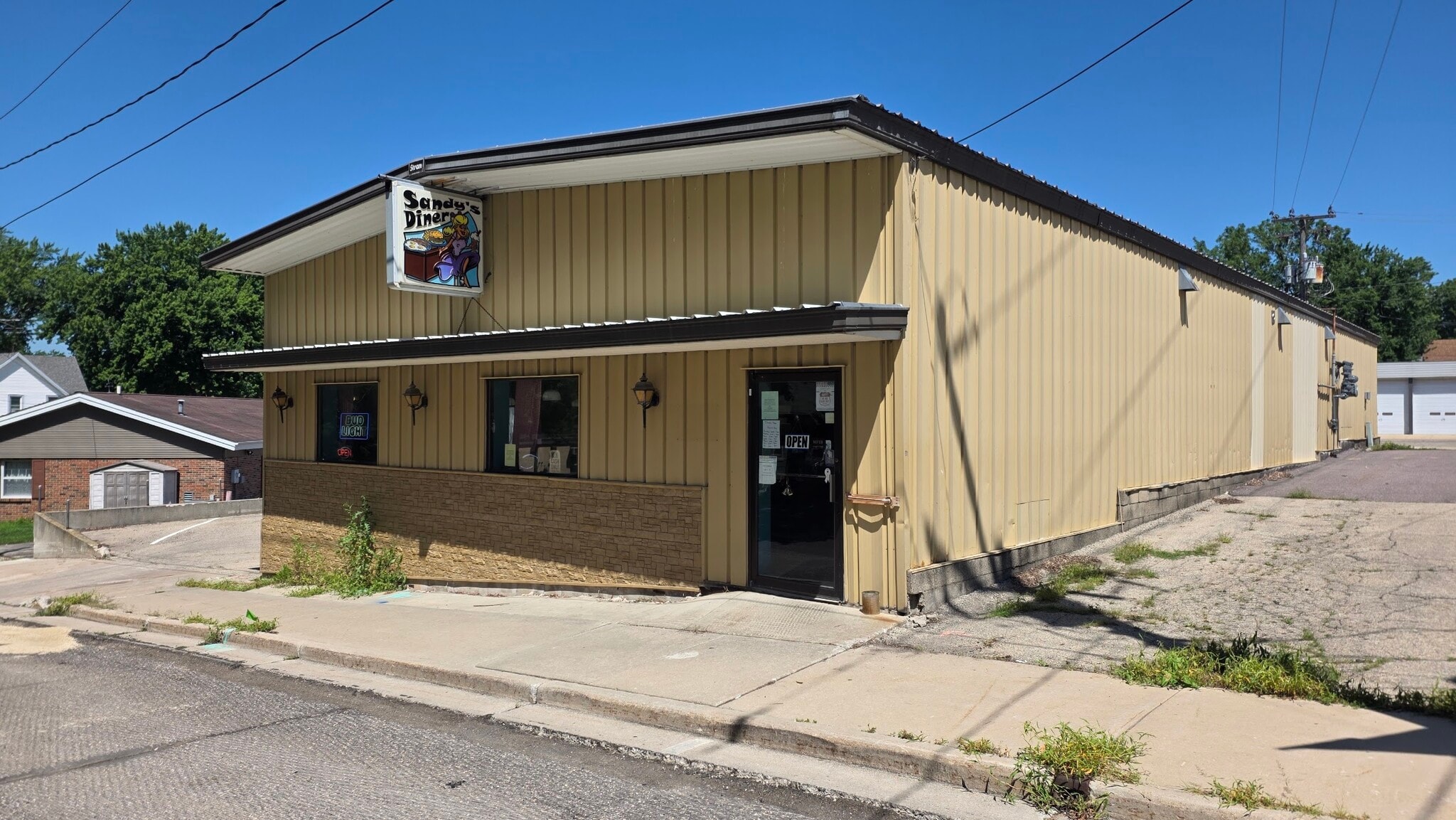 51 W Water St, Markesan, WI for Sale