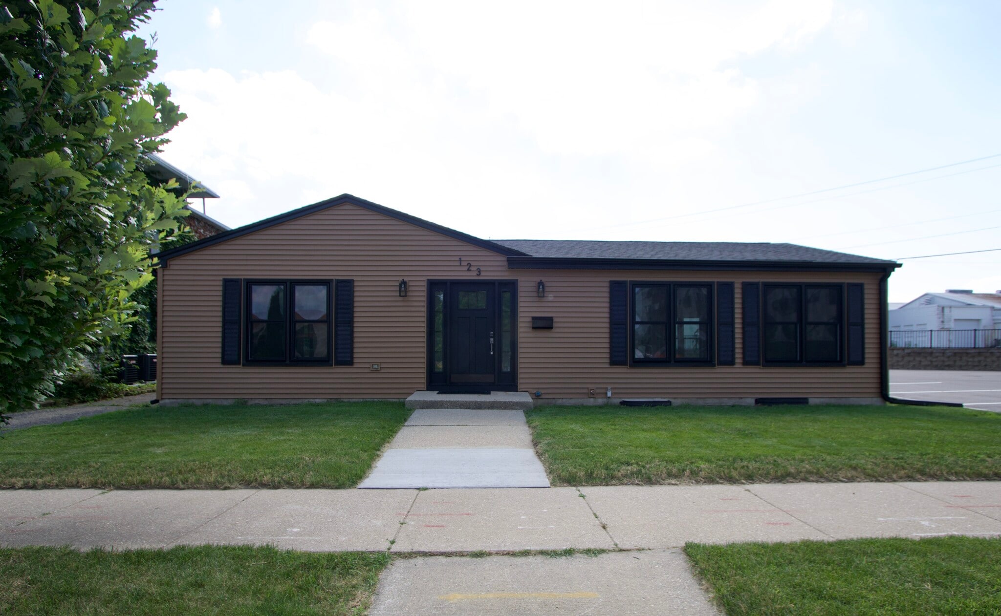123 N Jackson St, Janesville, WI for Sale