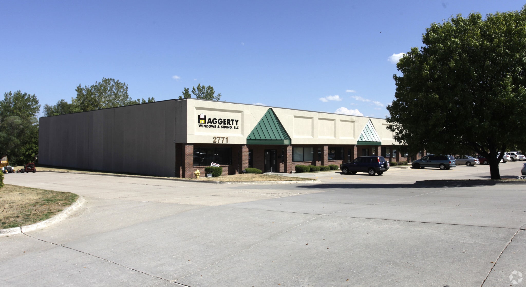 2771 104th St, Urbandale, IA for Rent