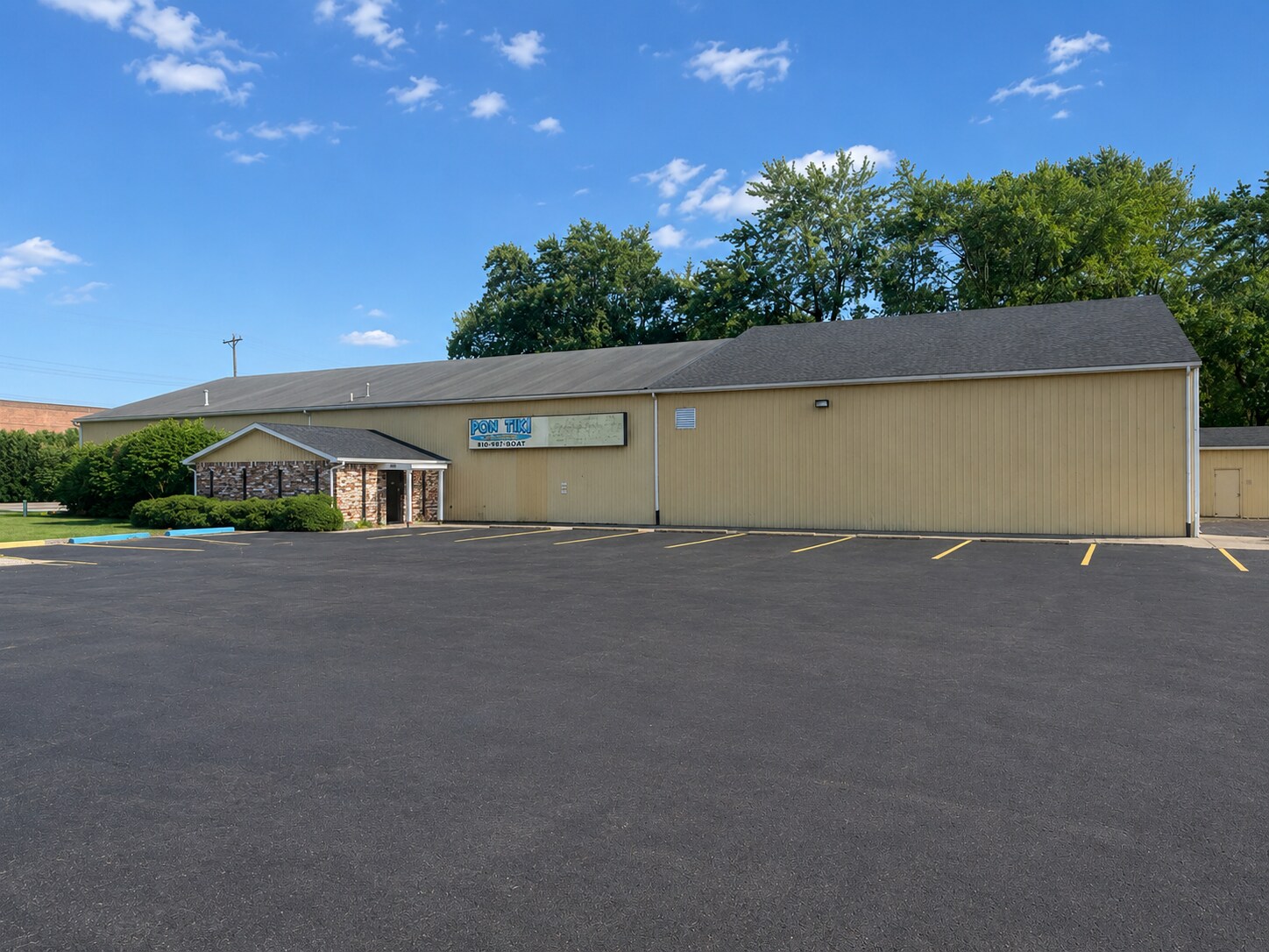 3233 Dove Rd, Port Huron, MI for Sale