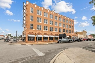 Uvalde, TX Apartments - 104 E North St Uvalde, TX Apartments - 104 E North St