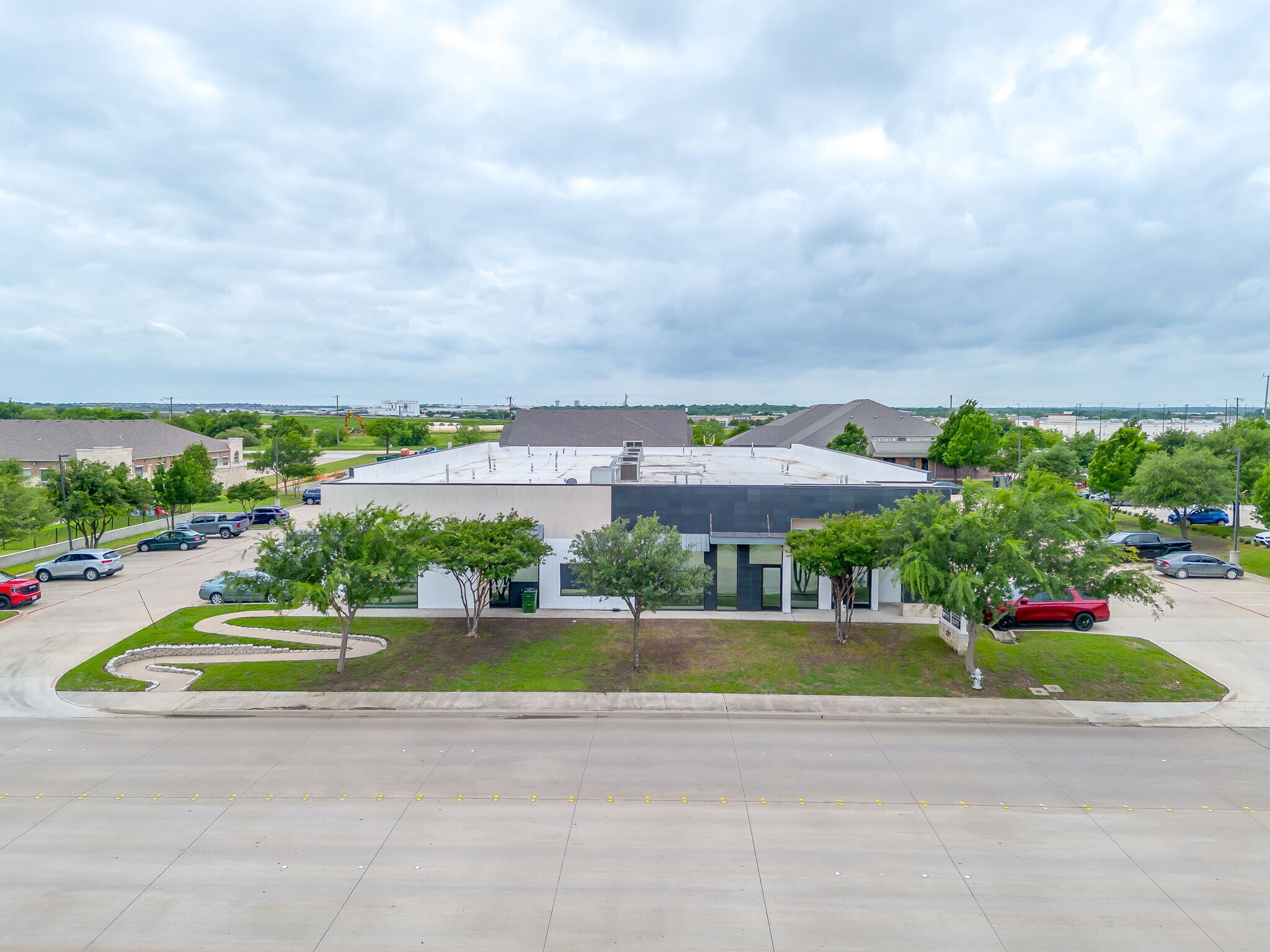 221 Regency Pky, Mansfield, TX for Rent