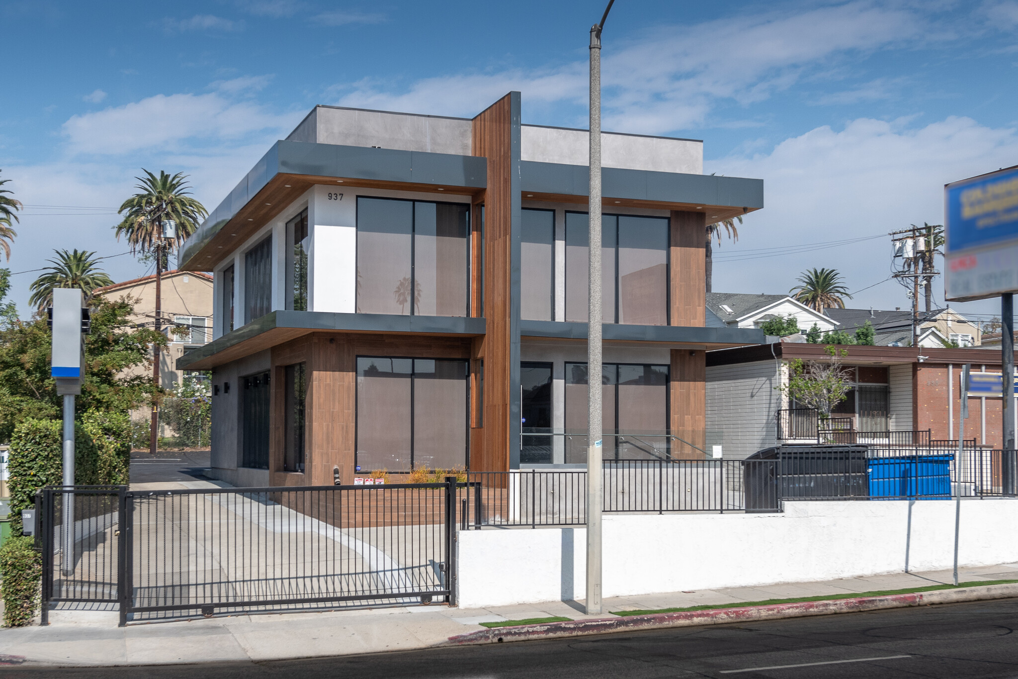 937 Crenshaw Blvd, Los Angeles, CA for Rent
