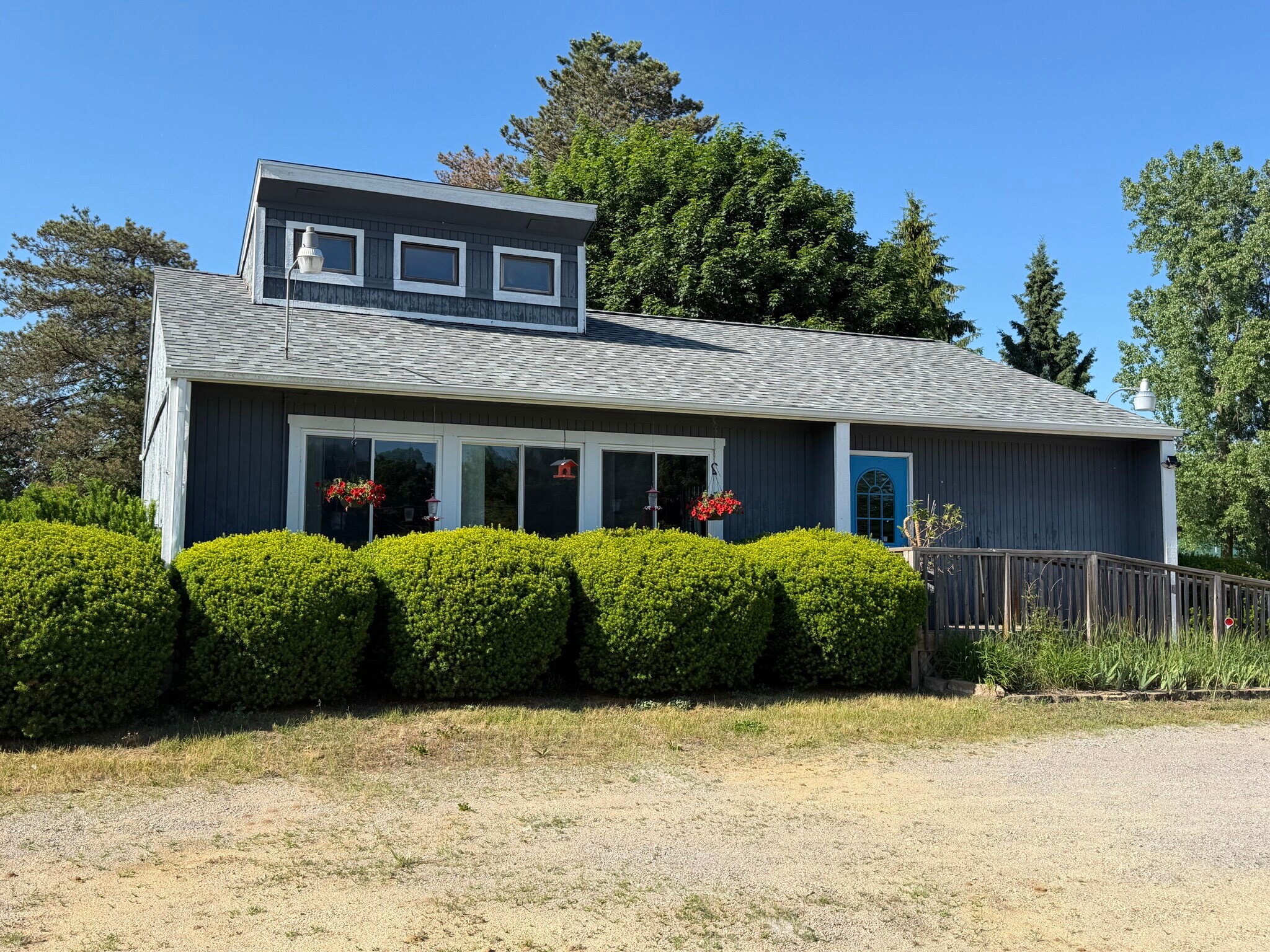 8009 N McKinley Rd, Flushing, MI for Sale
