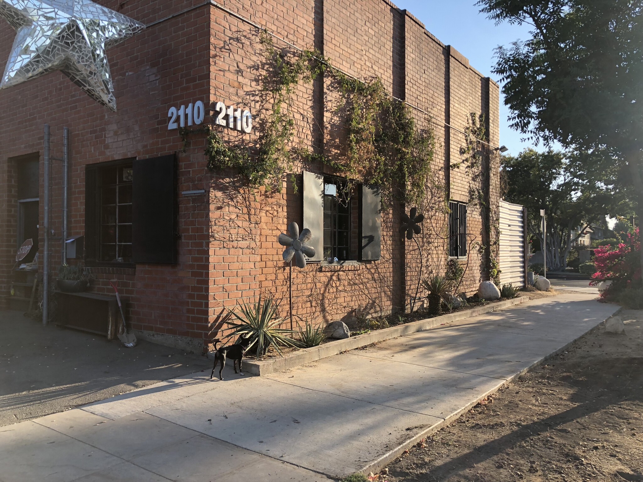 2110 W 20th St, Los Angeles, CA for Rent