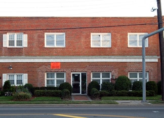Garden City, NY Office/Medical - 390 Old Country Rd