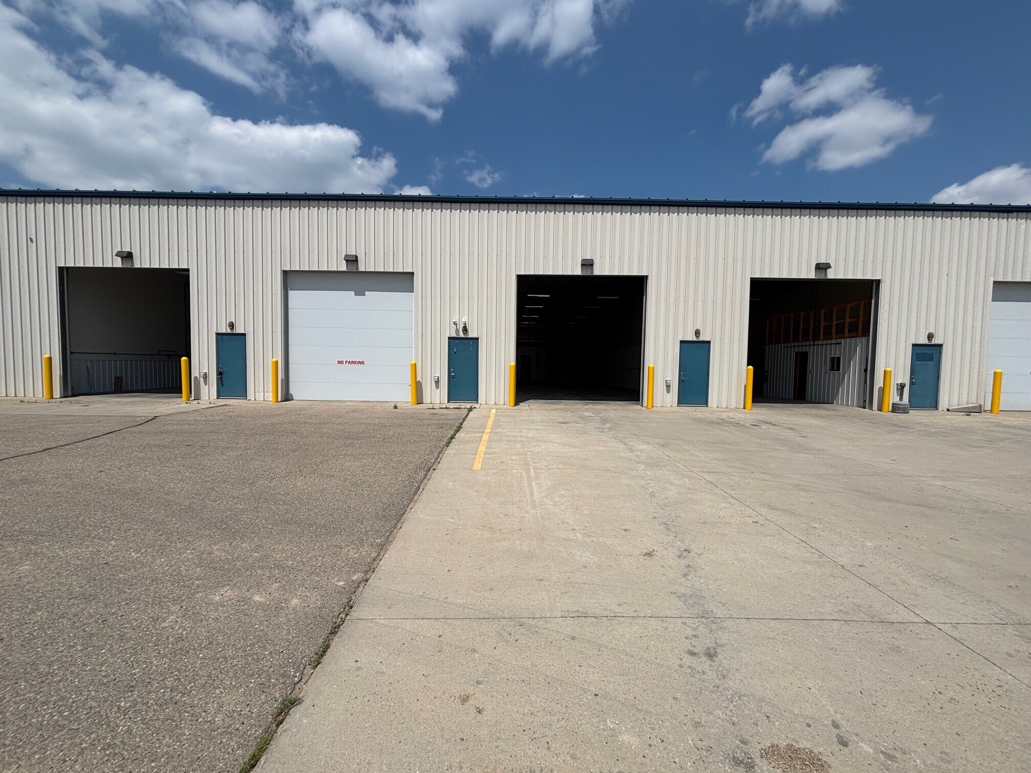 111 NE 45th Ave, Minot, ND for Rent