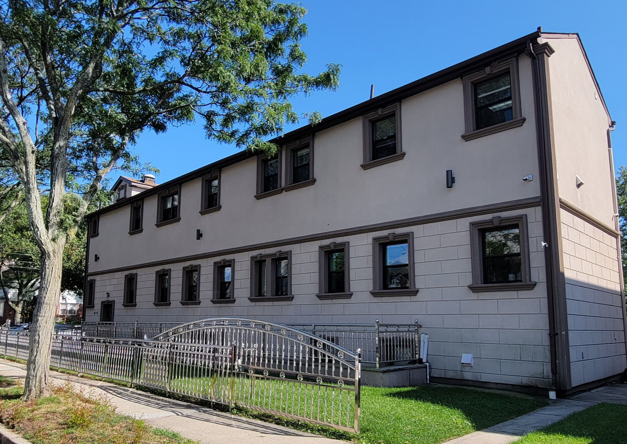 16040 78th Rd, Fresh Meadows, NY for Rent