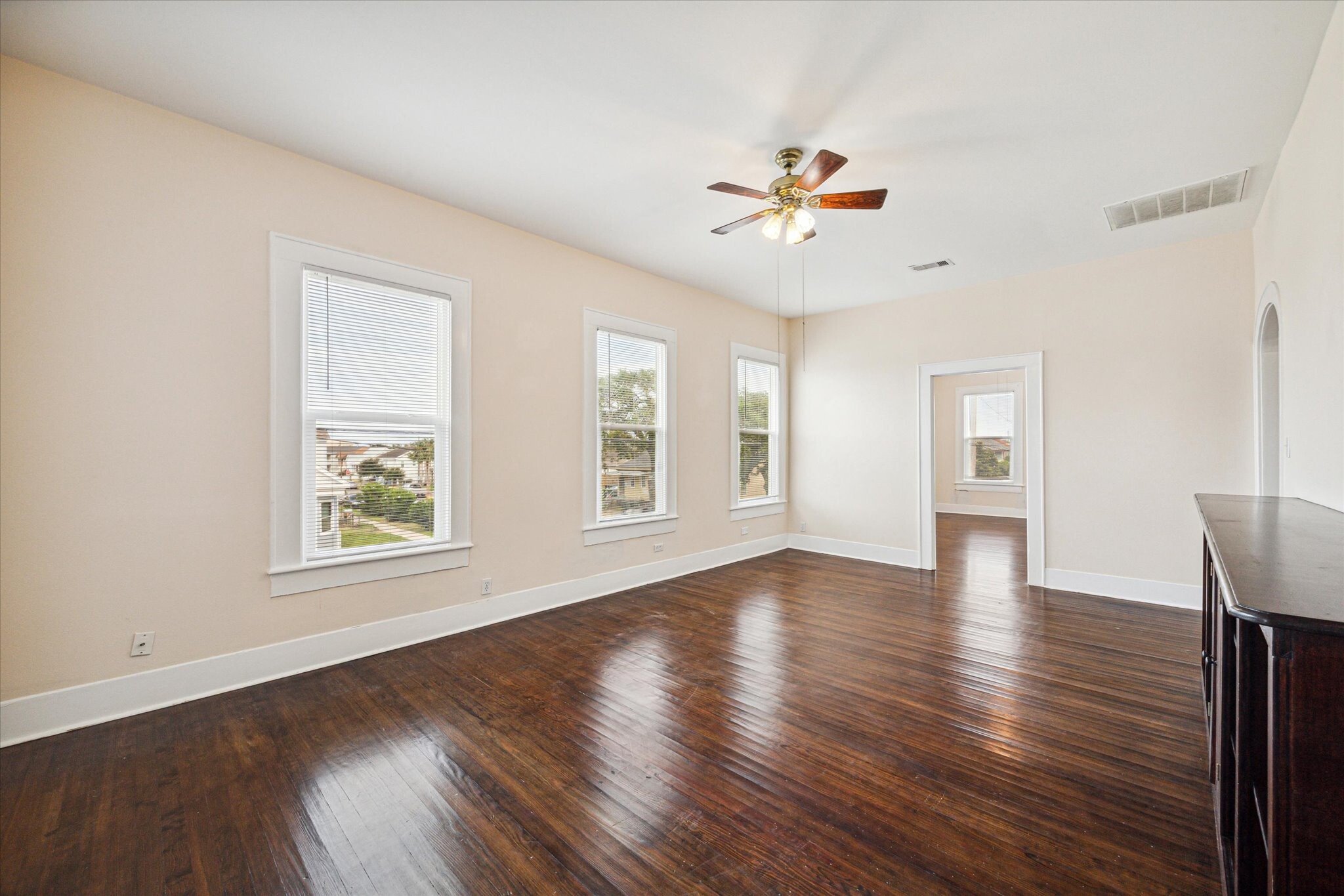 1902 Ursuline St, Galveston, TX for Sale