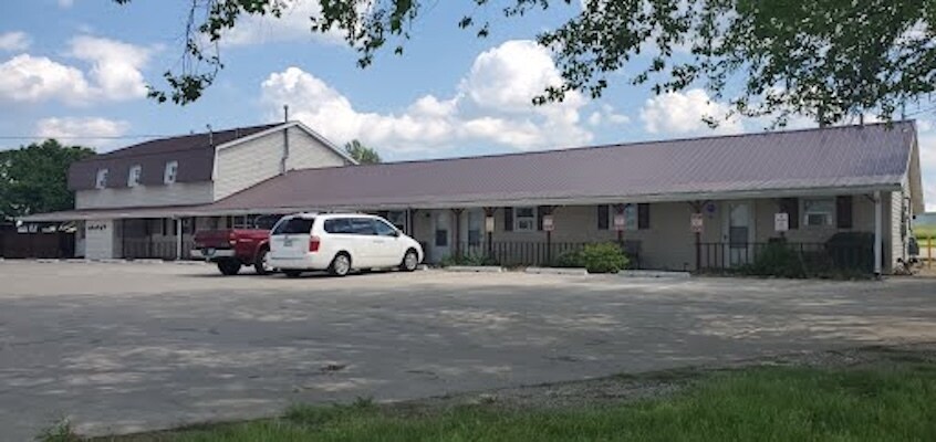3906 E Main St, Knoxville, IA for Sale