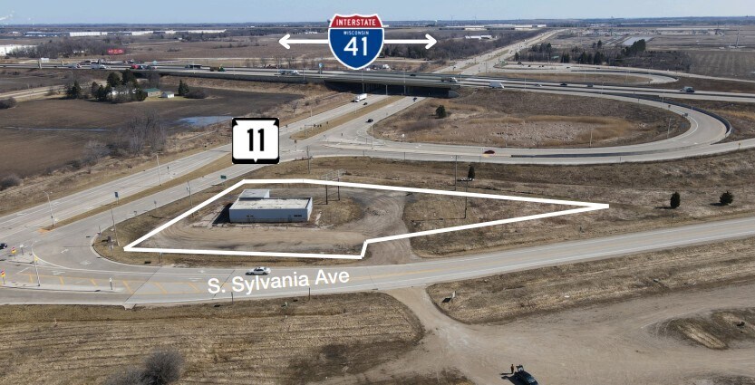 3323 S Sylvania Ave, Sturtevant, WI for Sale