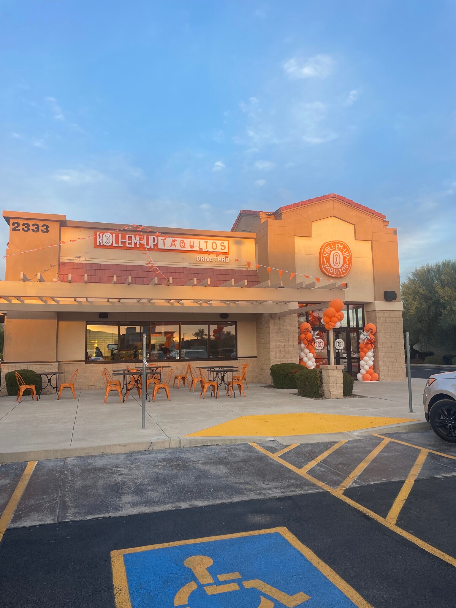 2333 S Val Vista Dr Gilbert, AZ 85295 Retail Property for Lease on