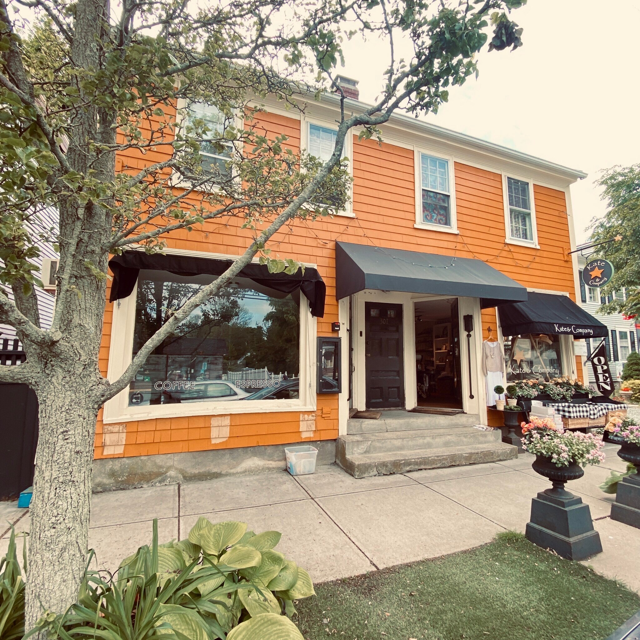 301 Hope St Bristol, RI 02809 MultiFamily Property for Lease on