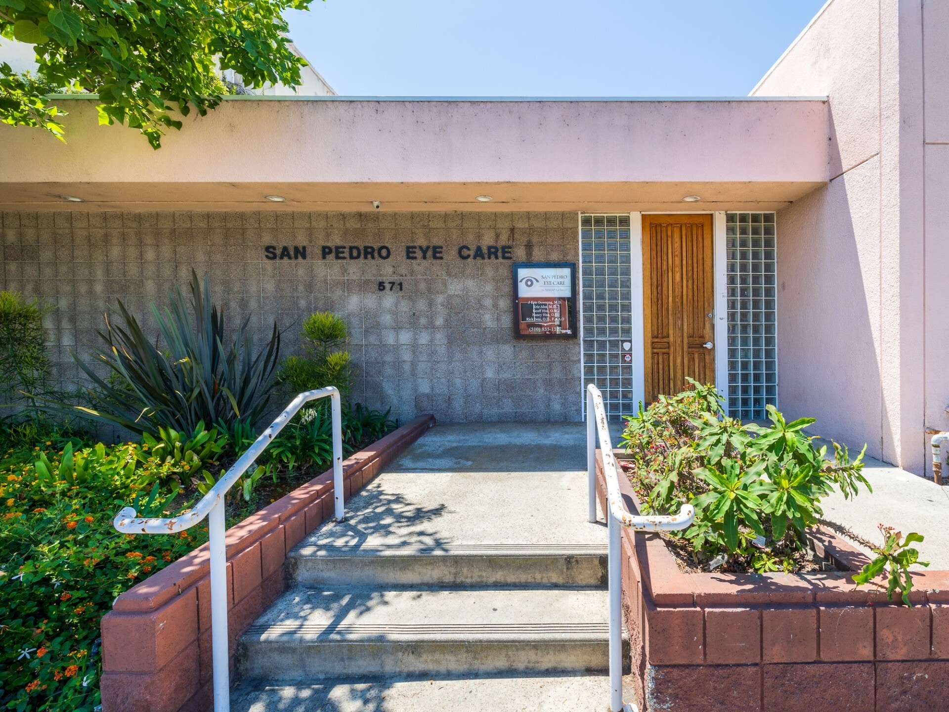 571 W 7th St, San Pedro, CA for Sale