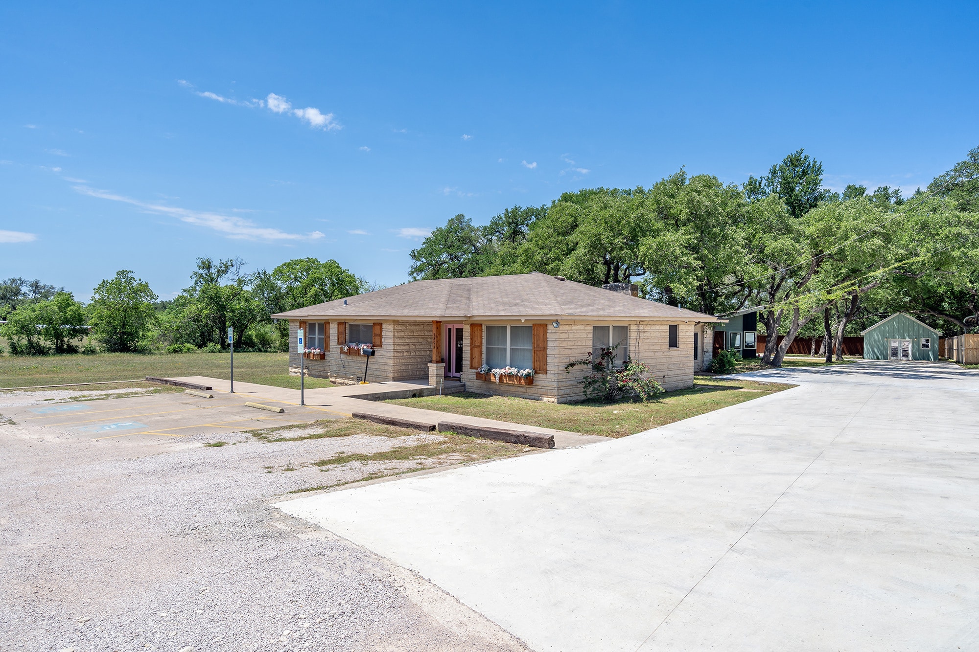 1353 Main St, Liberty Hill, TX for Sale