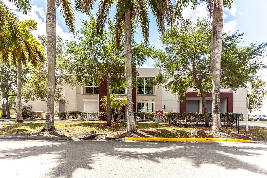 3071 NW 107th Ave, Doral, FL for Sale