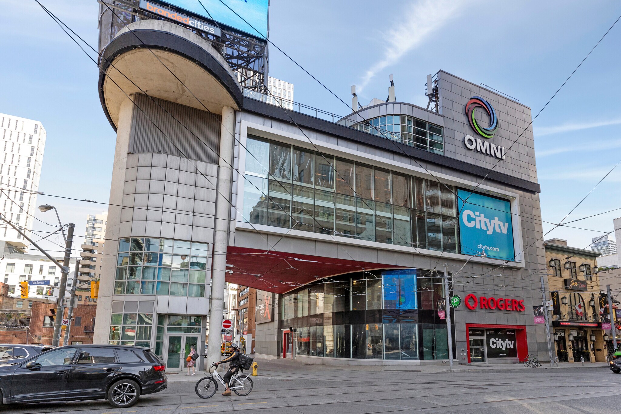 33 Dundas St E, Toronto, ON for Sale