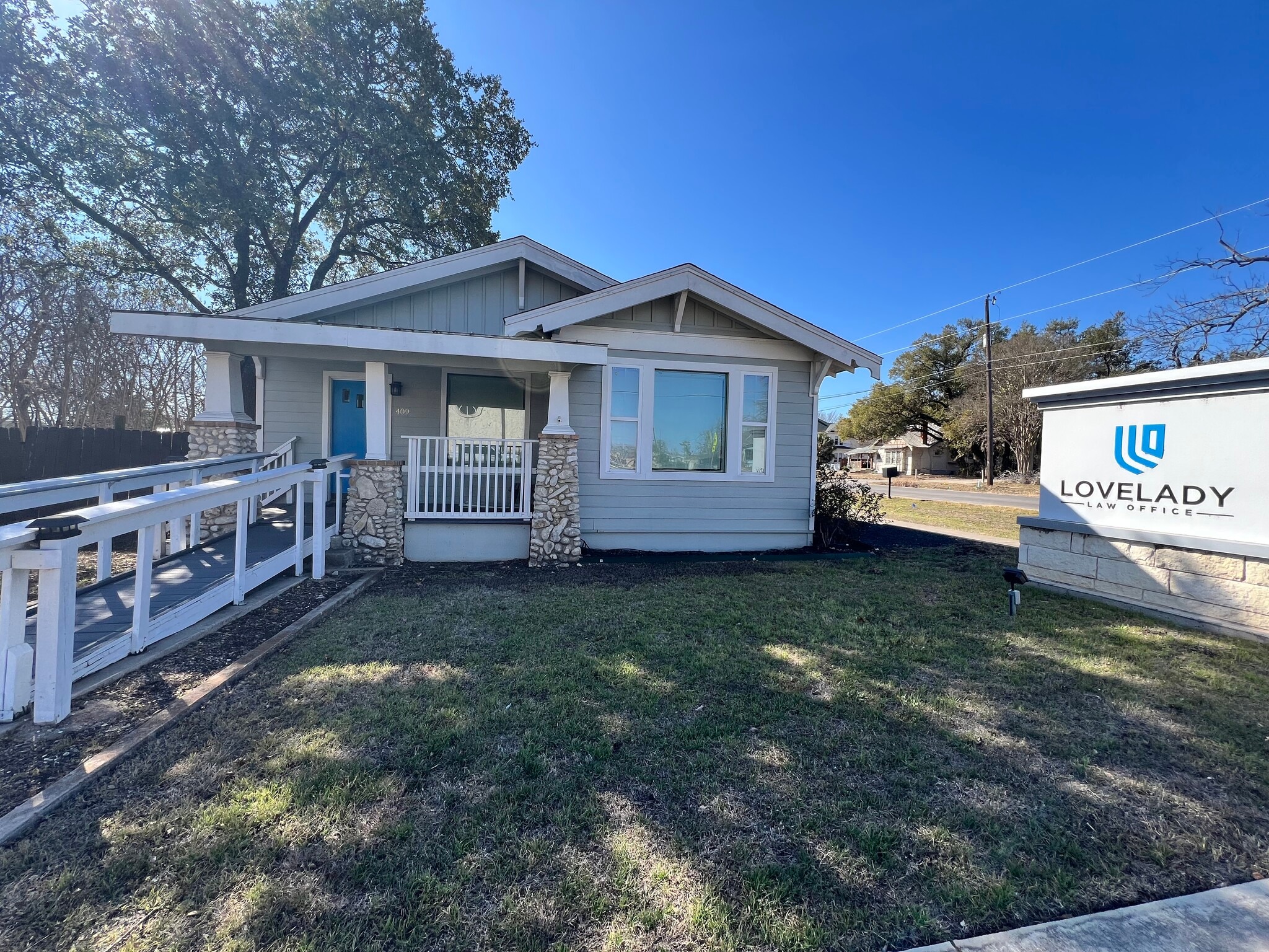 409 W Center St, Kyle, TX for Rent