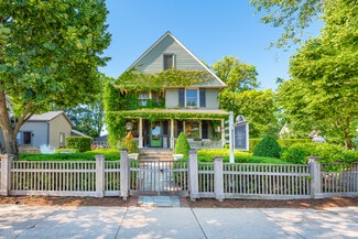 Geneva, IL Freestanding - 428 W State St Geneva, IL Freestanding - 428 W State St