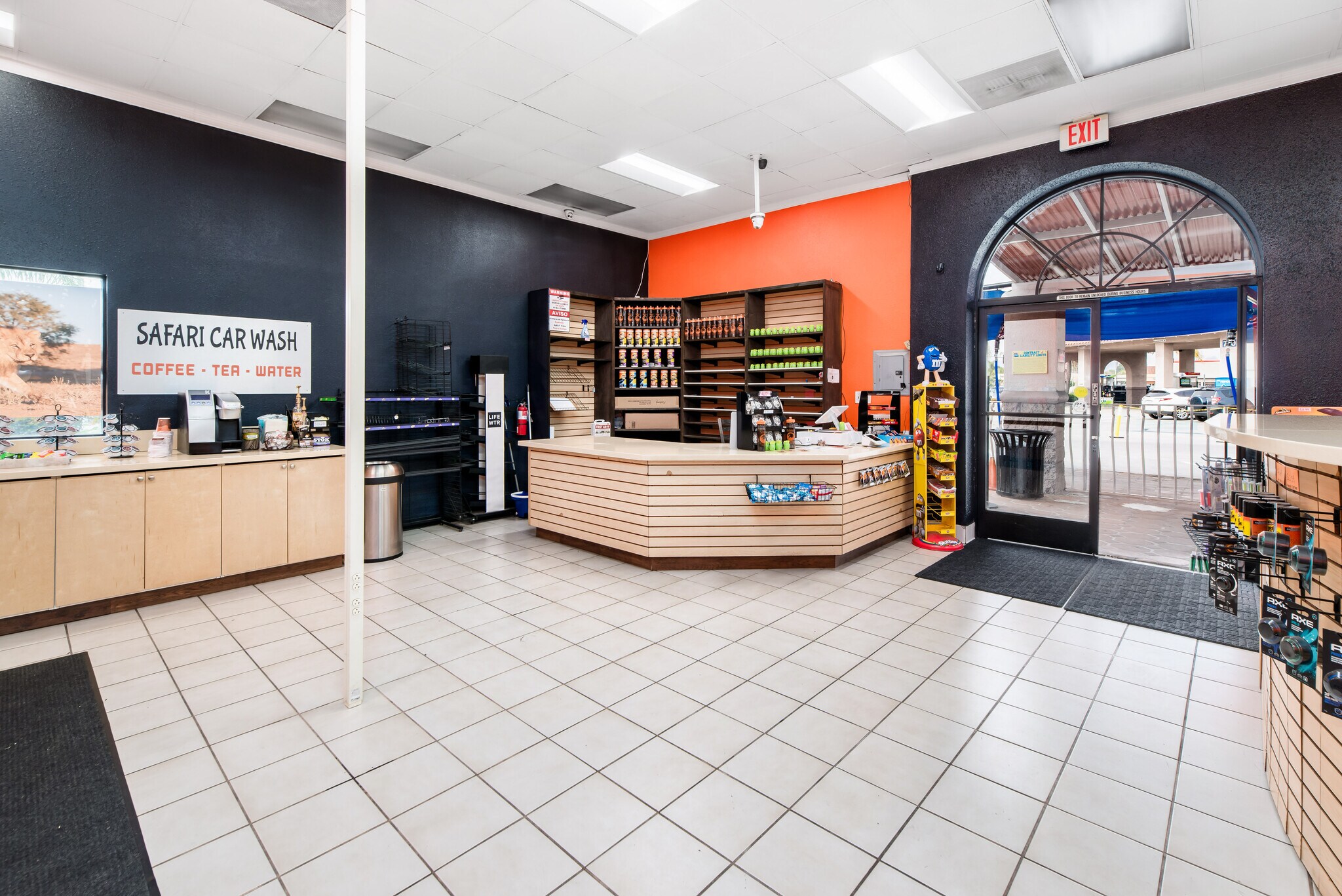 750 N Escondido Blvd Escondido, CA 92025 Retail Property for Lease on