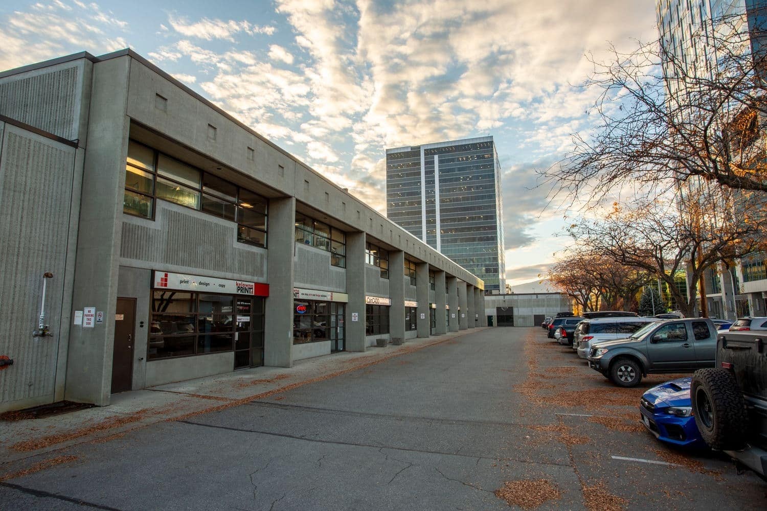 1715 Dickson Av, Kelowna, BC for Rent