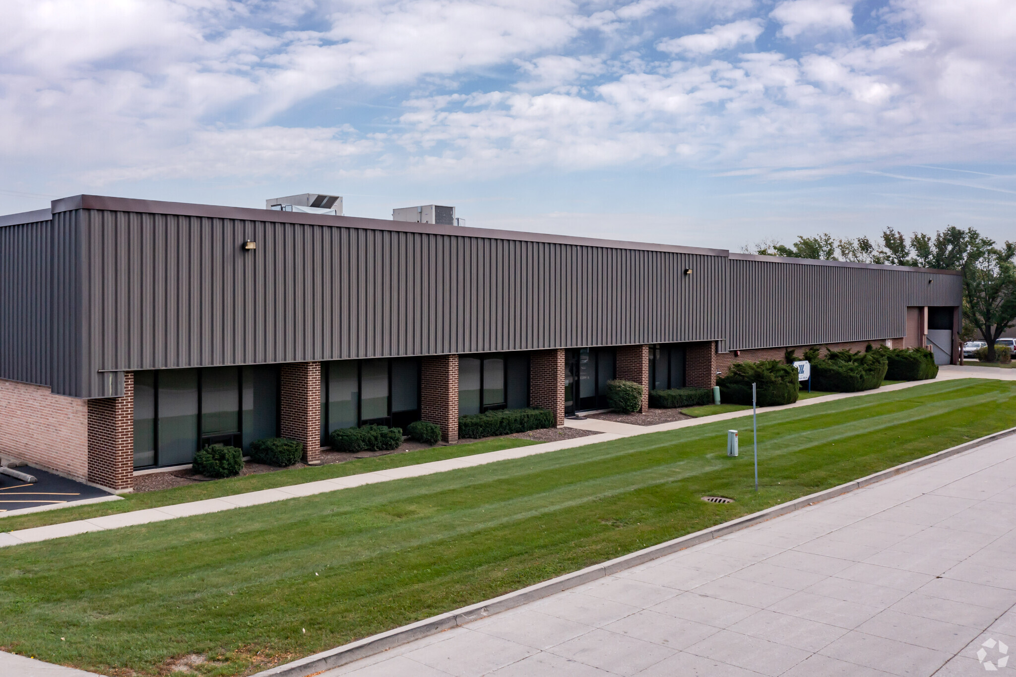 901 N Du Page Ave, Lombard, IL for Rent
