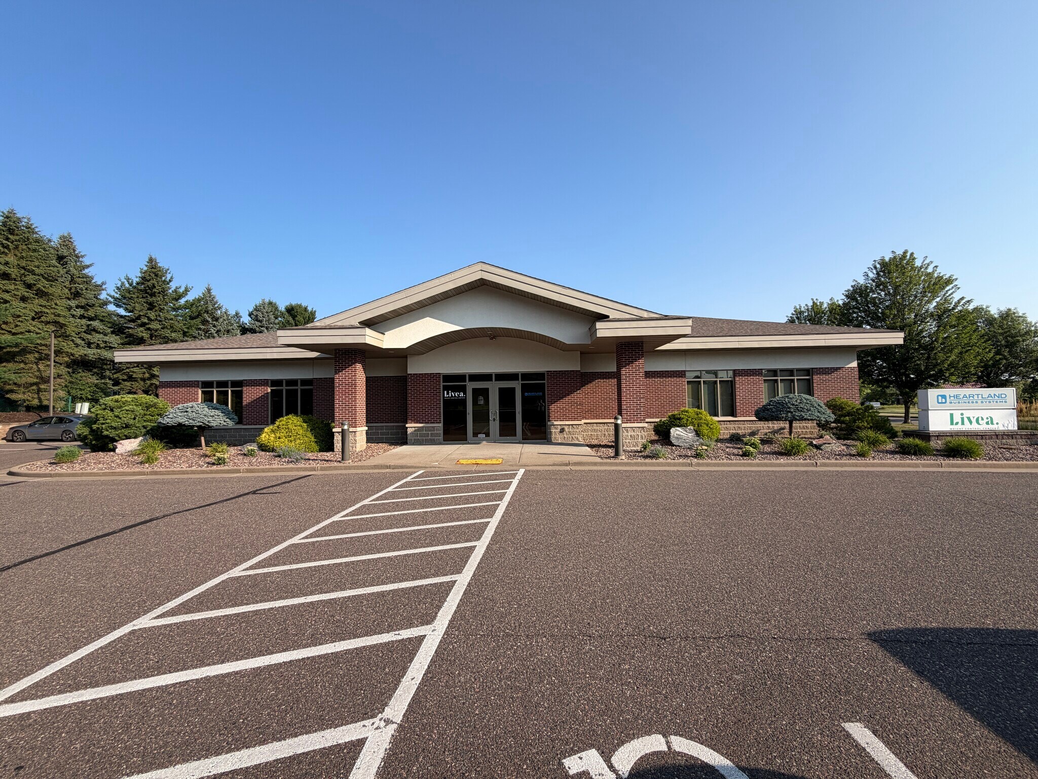 4112 Oakwood Hills Pky, Eau Claire, WI for Rent