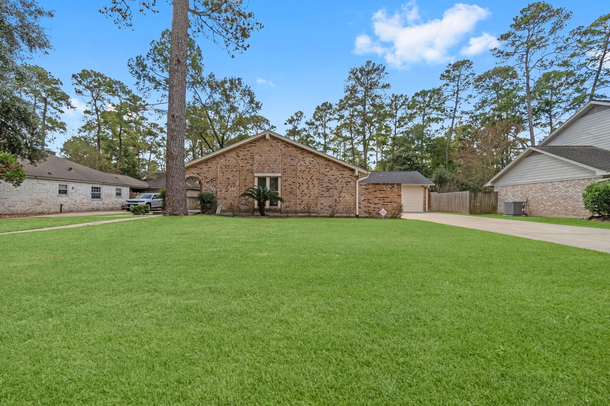 1930 River Falls Dr, Kingwood, TX for Sale