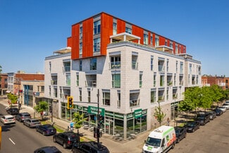 Montréal, QC Storefront Retail/Office - 6833-6835 Boul Saint-Laurent