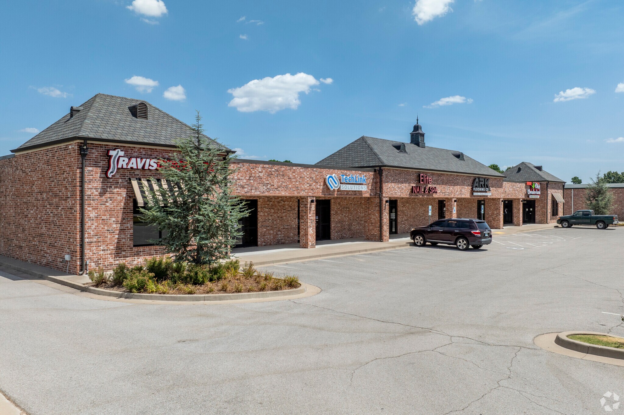 10133-10149 Riverside Pky, Tulsa, OK for Rent