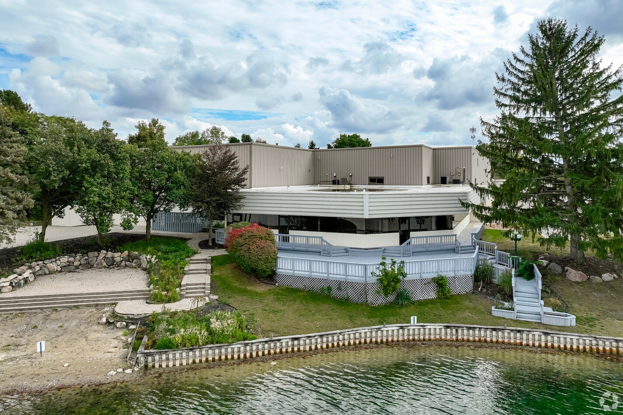 1001 Doheny Ct, Northville, MI for Sale