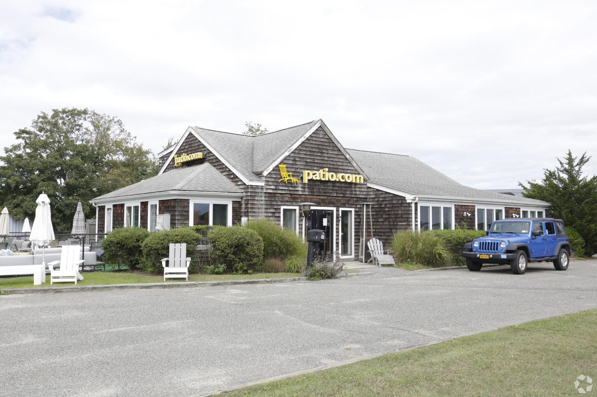 117 Montauk Hwy Southampton, NY 11968 Shopping Center Property for