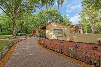 Lutz, FL  - 124 Nevel Rd
