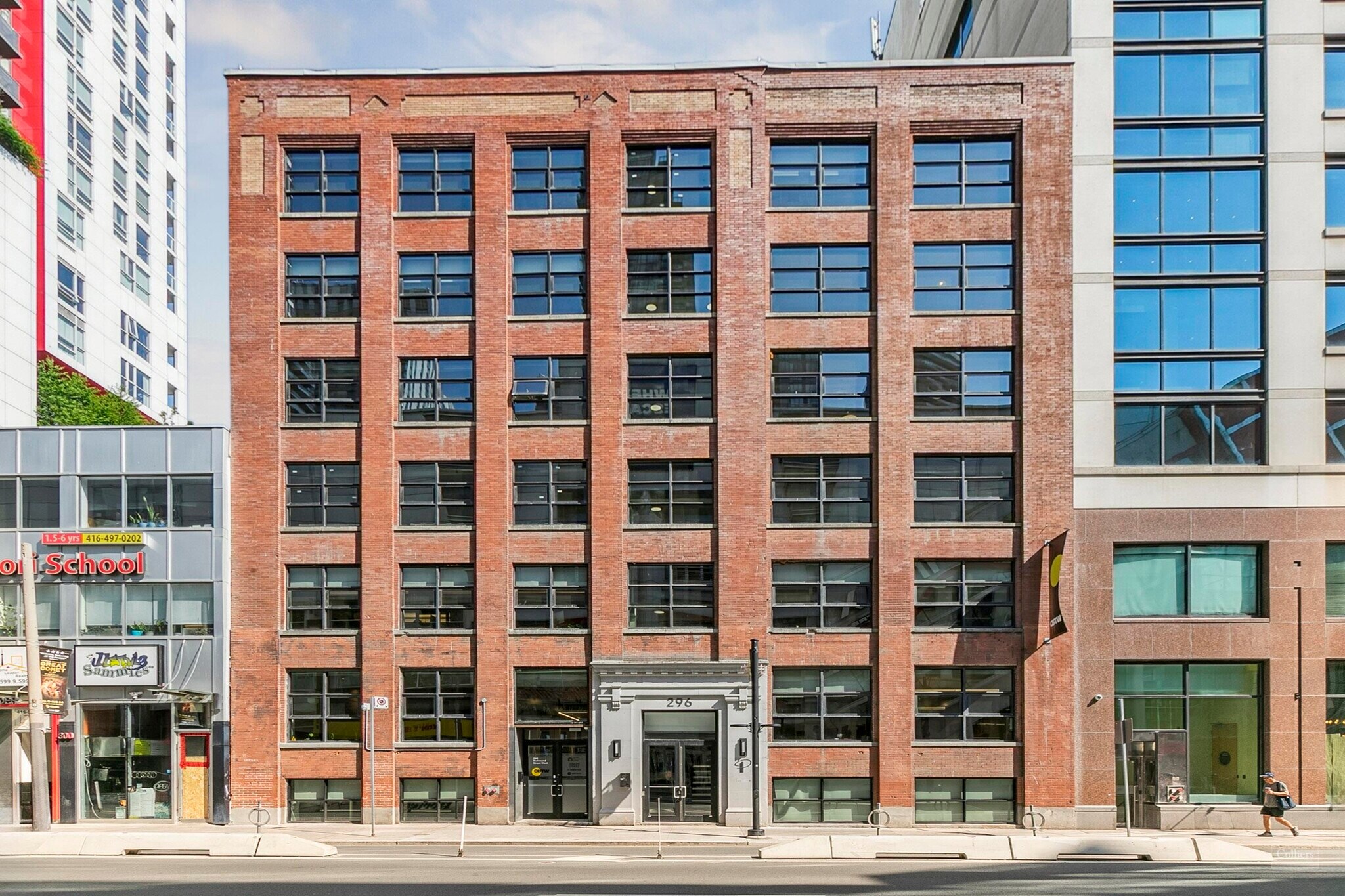 296 Richmond St W, Toronto, ON for Rent
