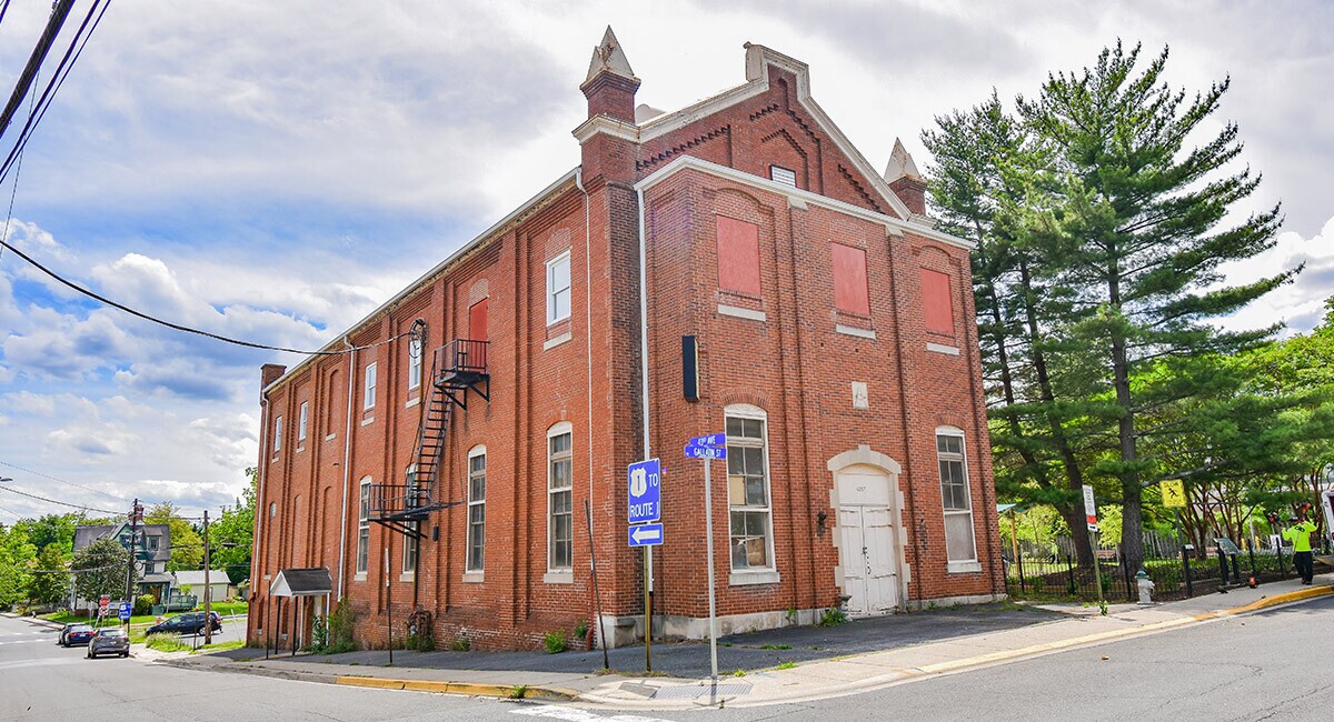 4207 Gallatin St, Hyattsville, MD for Rent