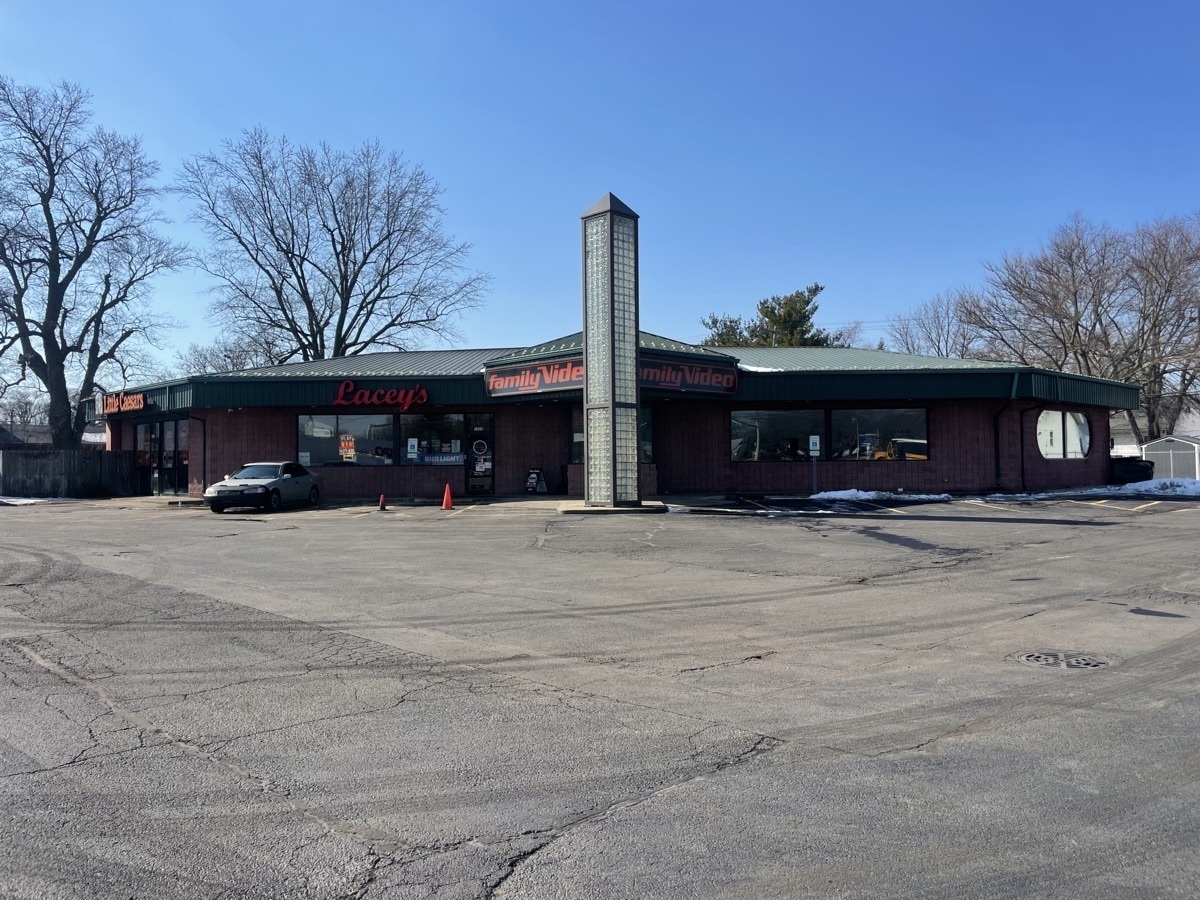 1935 N Water St, Decatur, IL for Rent