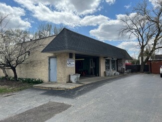 1400 N Green Bay Rd  