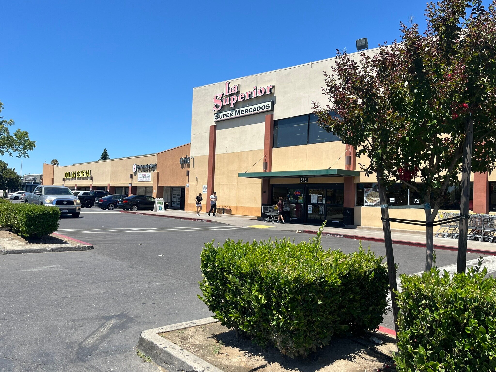 5697-5757 Hillsdale Blvd, Sacramento, CA for Rent
