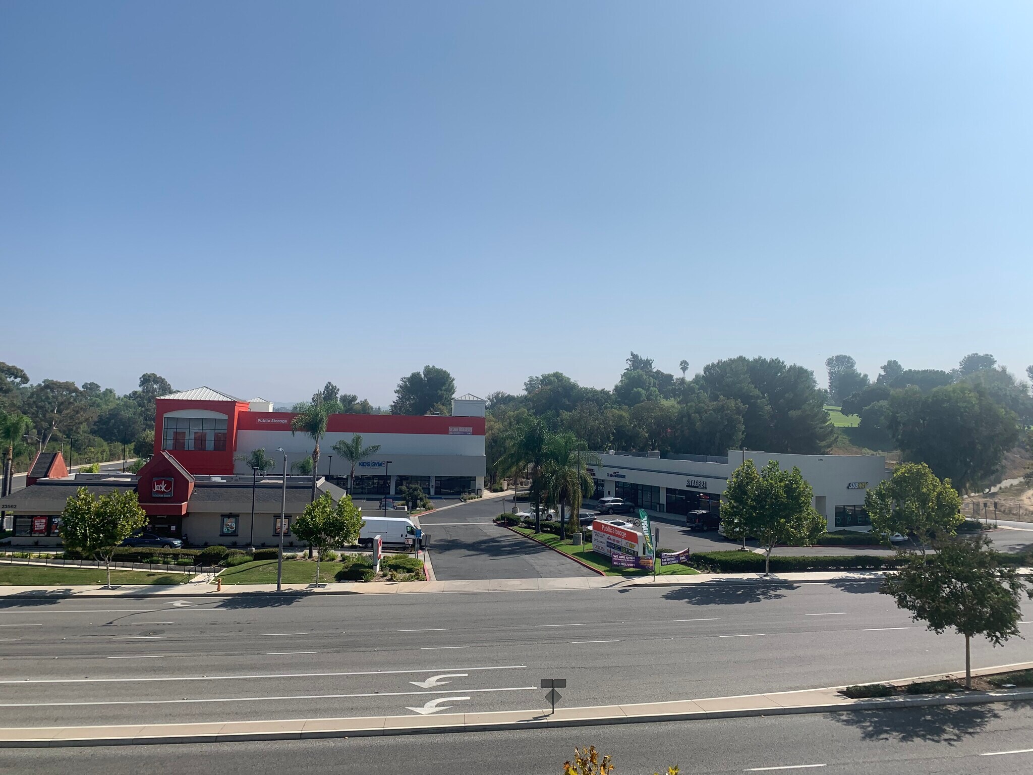 2357223582 Moulton Pky Laguna Hills, CA 92653 Shopping Center