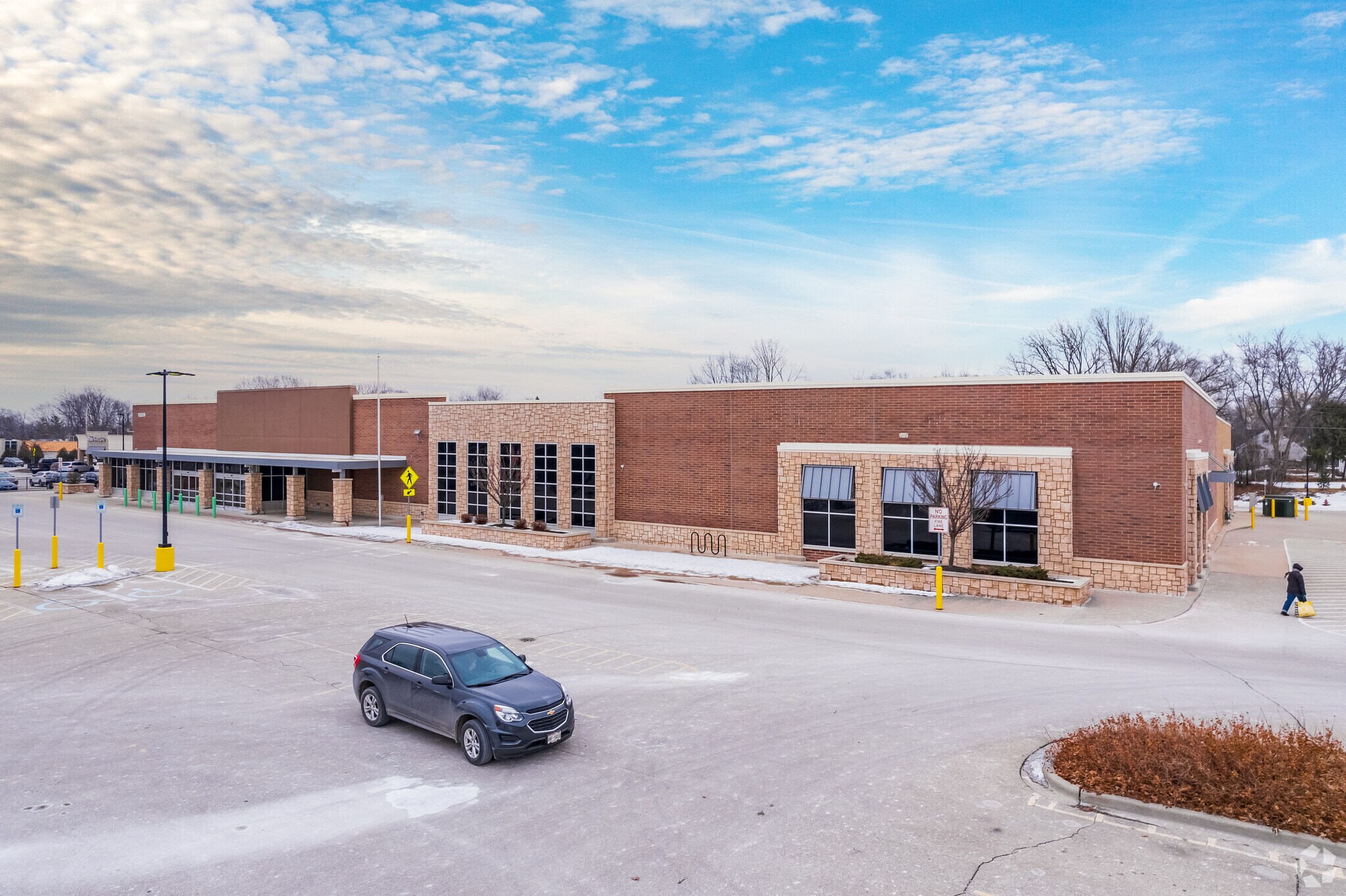 N88 W15401-N88 W15539 Main St, Menomonee Falls, WI for Rent