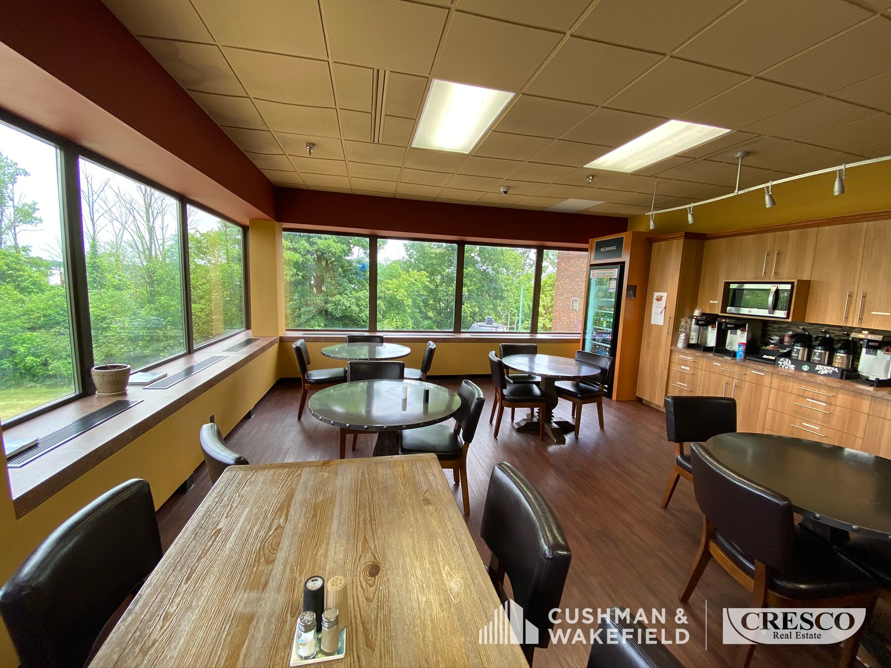 6180 Cochran Rd, Solon, OH for Rent