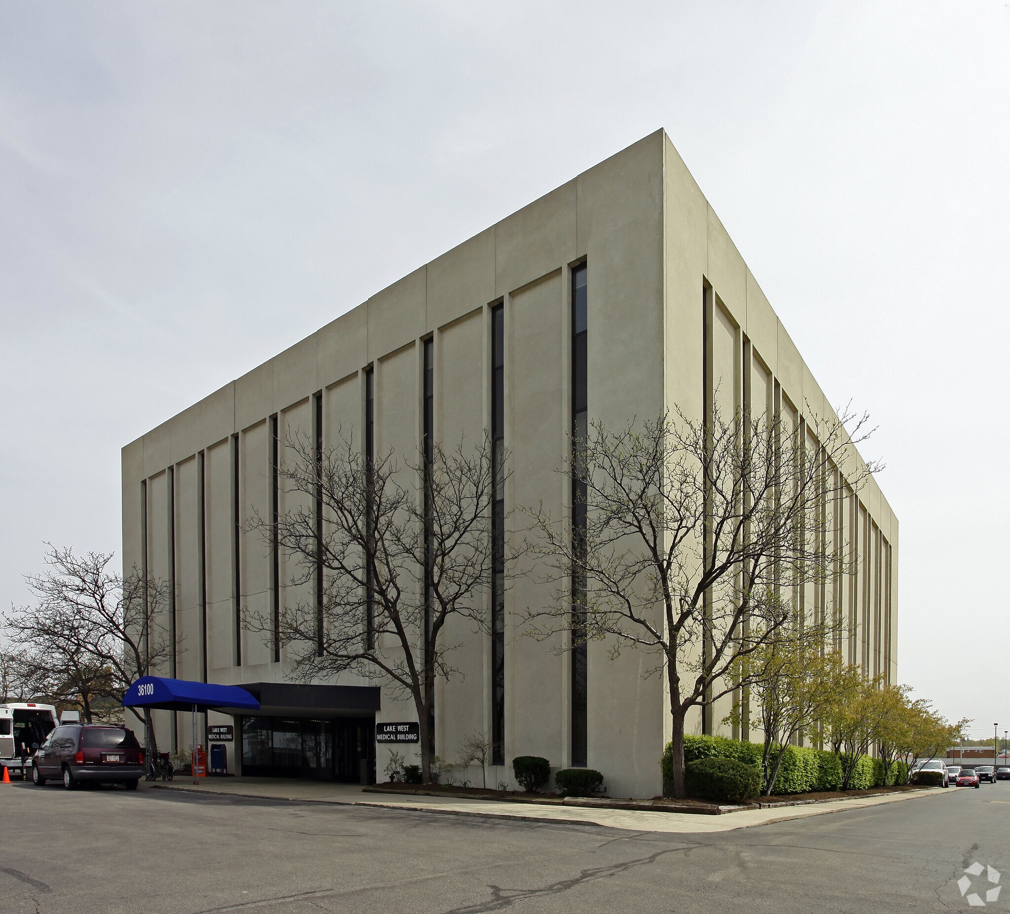 36100 Euclid Ave, Willoughby, OH for Rent