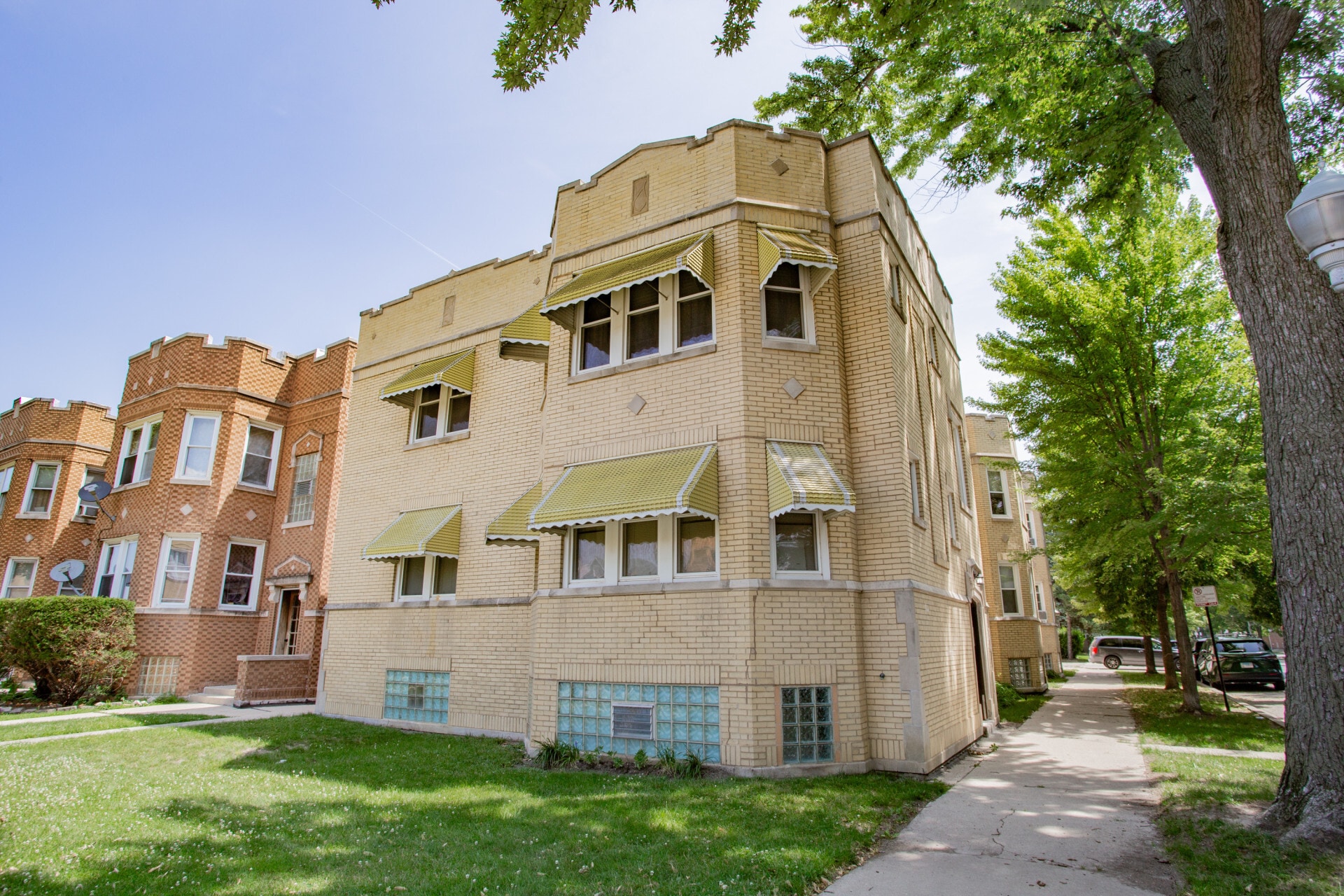 2903 N Linder Ave, Chicago, IL for Sale