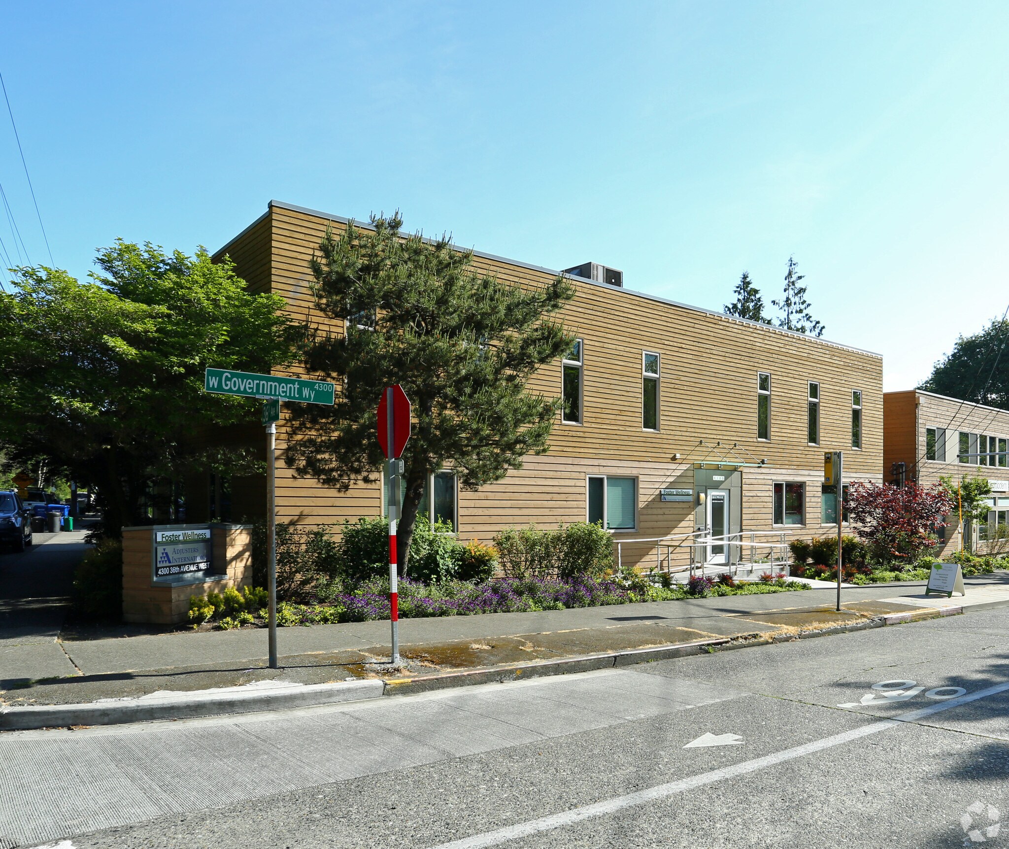 4300 36th Ave W, Seattle, WA for Sale
