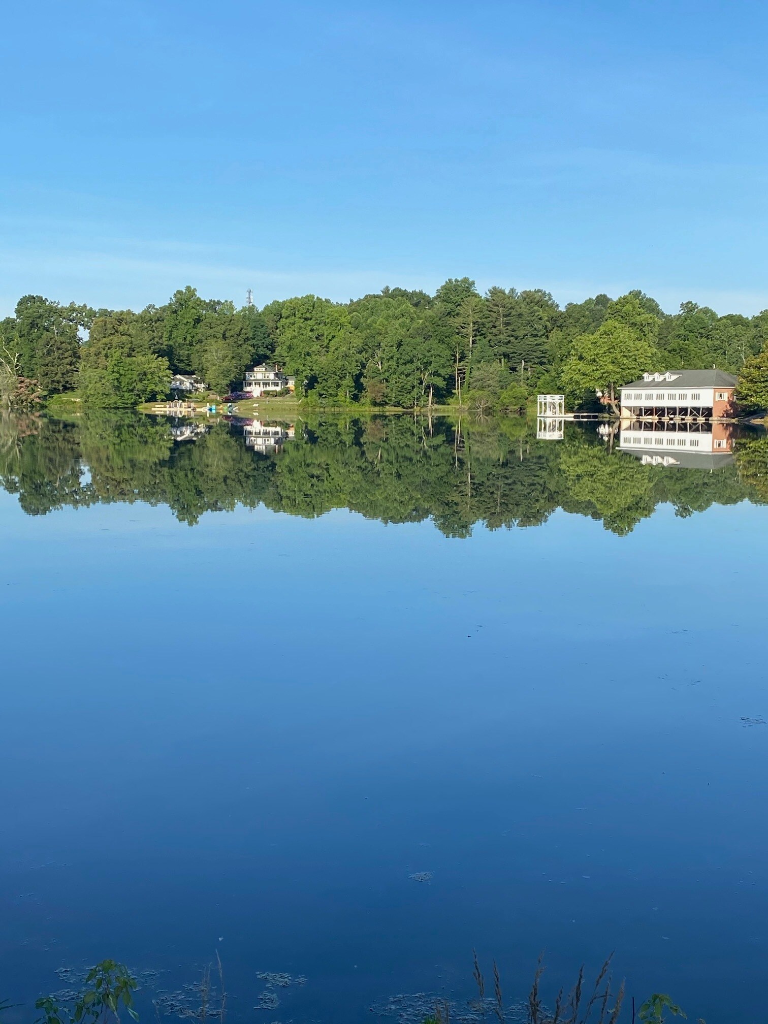 422 N Lakeside Dr, Hendersonville, NC for Sale